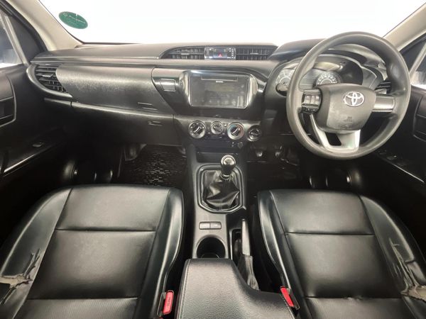 2023-Toyota-Hilux-24-GD-6-SR-4x4-Double-Cab image:1