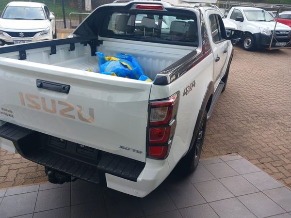 2026-Isuzu-D-Max-30-DDI-V-Cross-4x4-Auto-Double-Cab image:2