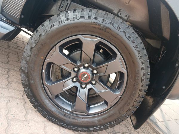 2026-Isuzu-D-Max-30-DDI-V-Cross-4x4-Auto-Double-Cab image:5