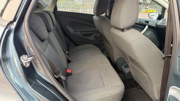 2011-Ford-Fiesta-14i-Ambiente-5-dr image:10