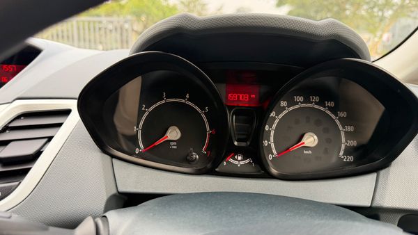 2011-Ford-Fiesta-14i-Ambiente-5-dr image:13