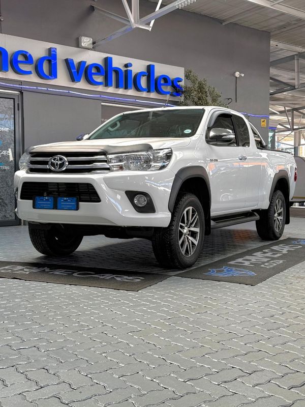 2017-Toyota-Hilux-28-GD-6-Raider-4x4-Extended-Cab image:6