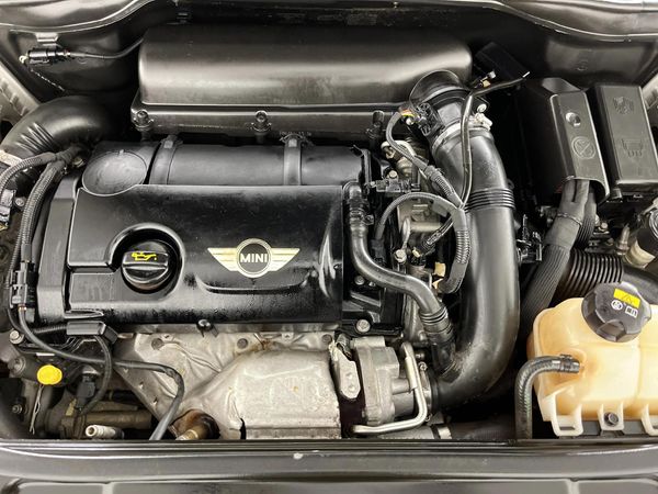 2015-MINI-Paceman-Cooper-S-Auto image:8