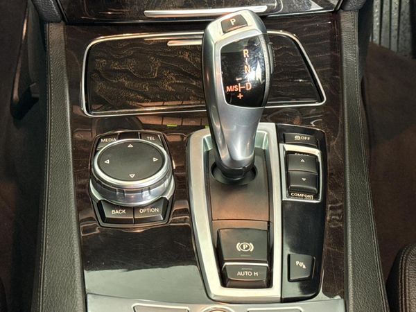 2015-BMW-7-Series-730d-M-Sport image:10