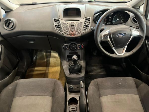 2014-Ford-Fiesta-14-Ambiente-5-dr image:9