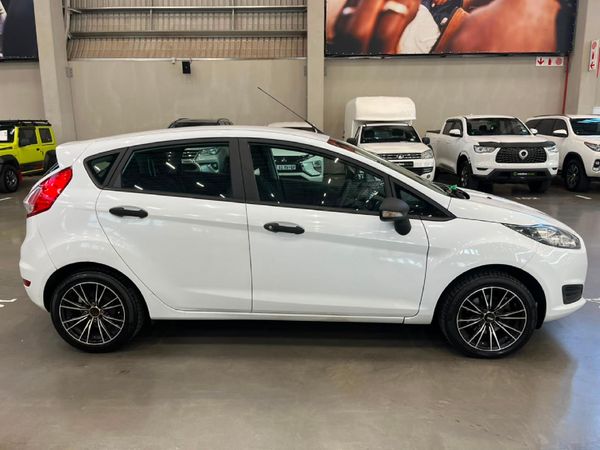 2014-Ford-Fiesta-14-Ambiente-5-dr image:1