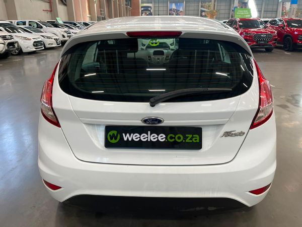 2014-Ford-Fiesta-14-Ambiente-5-dr image:3