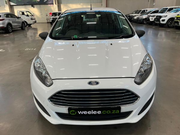2014-Ford-Fiesta-14-Ambiente-5-dr image:7
