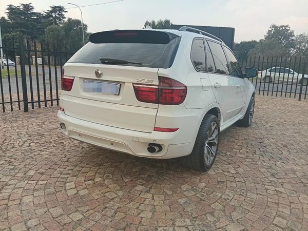 2011-BMW-X5-xDrive30d-Innovation-Auto image:3