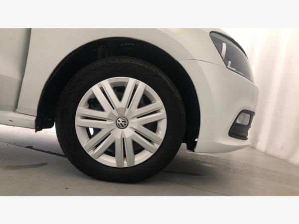 2020-Volkswagen-Polo-Vivo-14-Trendline-5-dr image:6