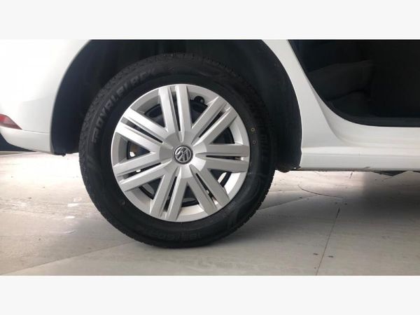 2020-Volkswagen-Polo-Vivo-14-Trendline-5-dr image:8