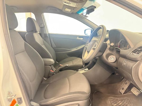2016-Hyundai-Accent-16-Fluid-Auto-5-dr image:11