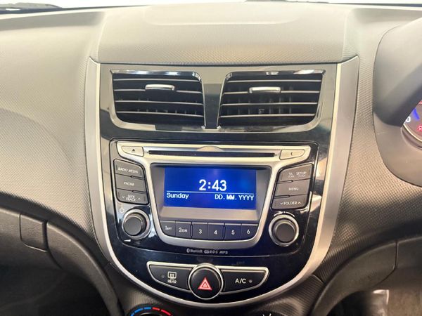 2016-Hyundai-Accent-16-Fluid-Auto-5-dr image:17