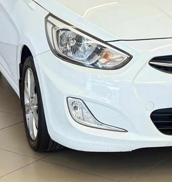 2016-Hyundai-Accent-16-Fluid-Auto-5-dr image:3