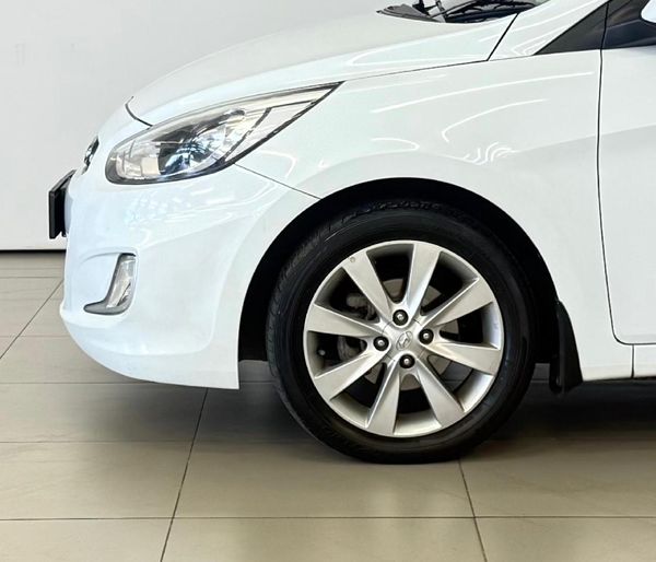 2016-Hyundai-Accent-16-Fluid-Auto-5-dr image:4