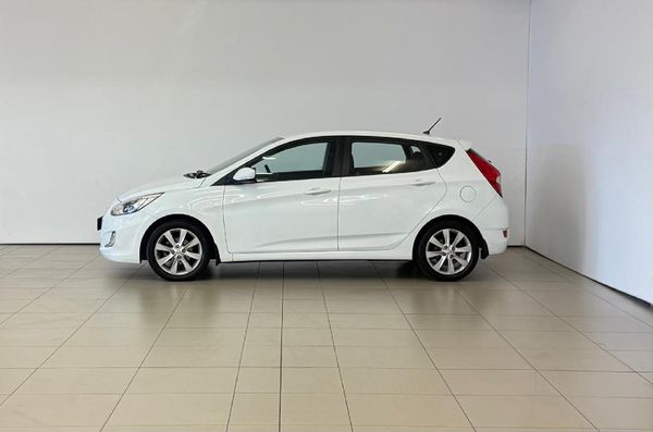 2016-Hyundai-Accent-16-Fluid-Auto-5-dr image:5