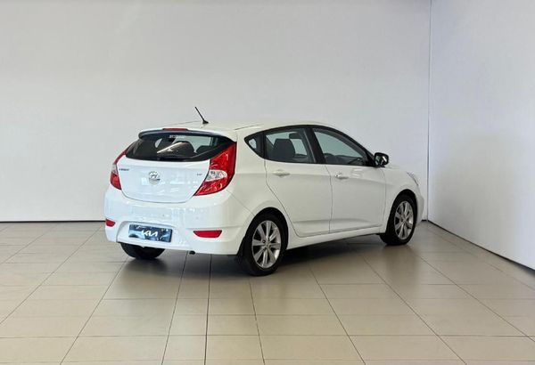 2016-Hyundai-Accent-16-Fluid-Auto-5-dr image:8