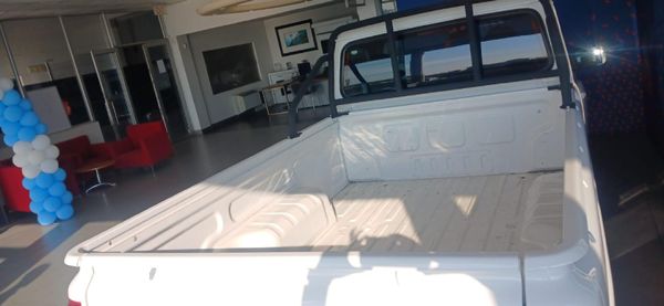 2024-Mahindra-Pik-Up-22CRDe-Single-Cab-S6-Karoo image:9