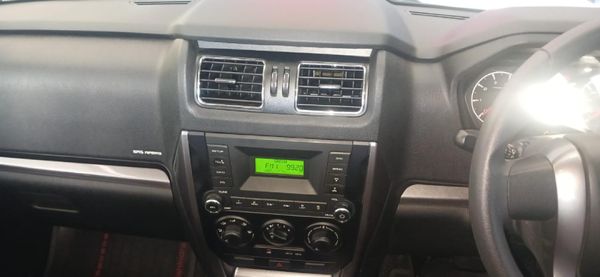 2024-Mahindra-Pik-Up-22CRDe-Single-Cab-S6-Karoo image:11