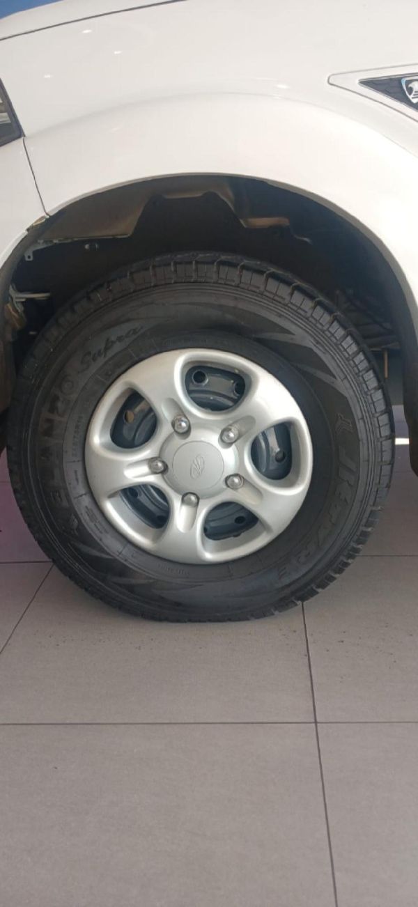 2024-Mahindra-Pik-Up-22CRDe-Single-Cab-S6-Karoo image:15