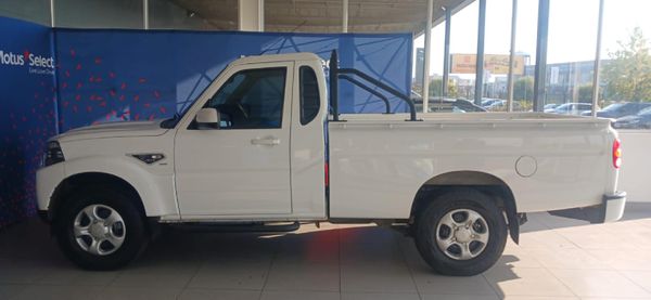 2024-Mahindra-Pik-Up-22CRDe-Single-Cab-S6-Karoo image:3