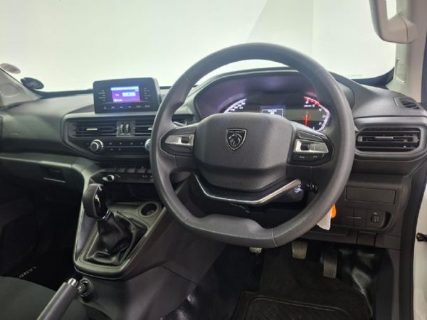 2025-Peugeot-Landtrek-19D-Professional-Single-Cab image:10