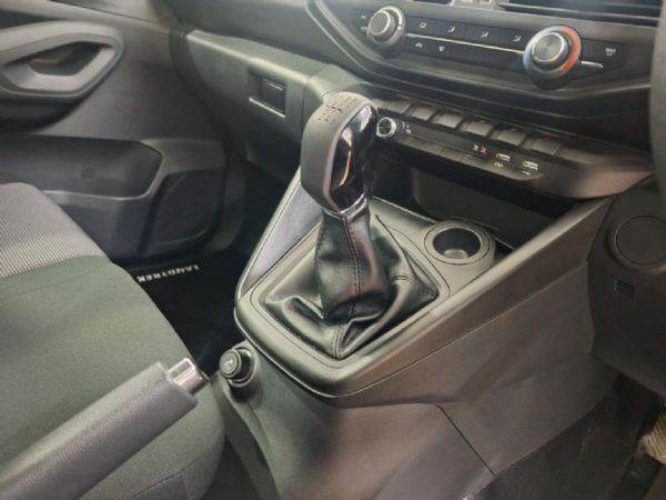 2025-Peugeot-Landtrek-19D-Professional-Single-Cab image:7
