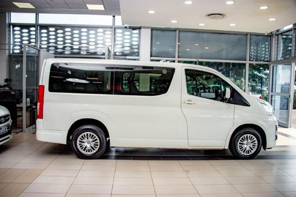 2019-Toyota-Quantum-28-GL-11-seat image:1
