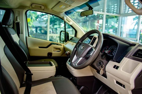 2019-Toyota-Quantum-28-GL-11-seat image:2