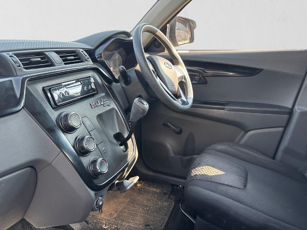 2021-Mahindra-KUV-100-12-K2-Dare image:18