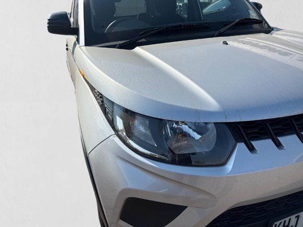2021-Mahindra-KUV-100-12-K2-Dare image:8