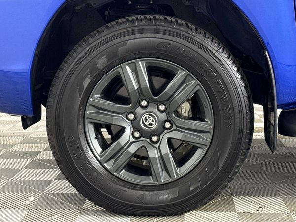 2023-Toyota-Hilux-24-GD-6-Raised-Body-Raider-Auto-Double-Cab image:4