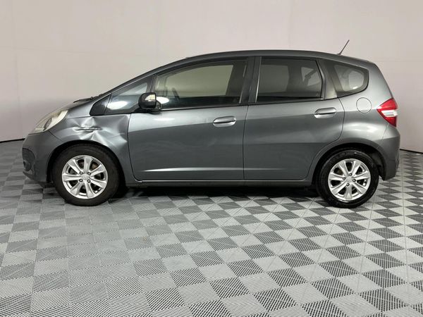 2014-Honda-Jazz-15-Elegance-Auto image:18