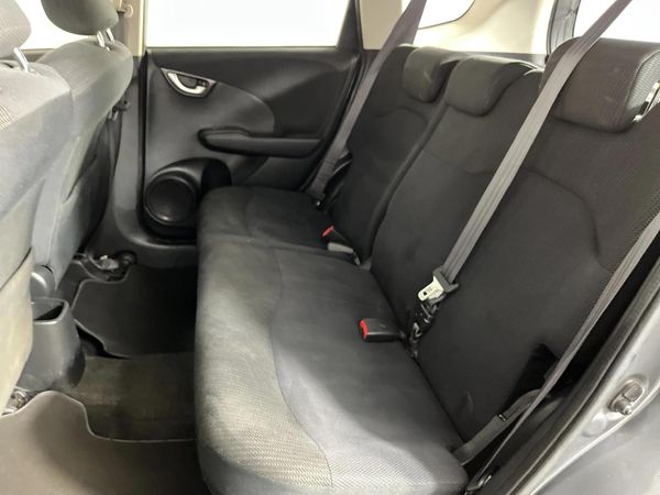 2014-Honda-Jazz-15-Elegance-Auto image:3