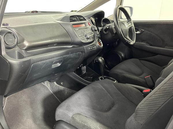 2014-Honda-Jazz-15-Elegance-Auto image:8
