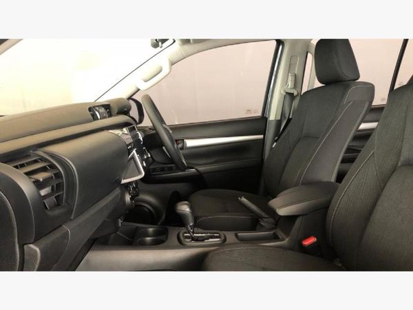 2025-Toyota-Hilux-24-GD-6-Raider-4x4-Auto-Double-Cab image:10