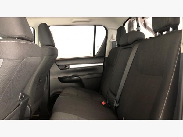 2025-Toyota-Hilux-24-GD-6-Raider-4x4-Auto-Double-Cab image:12