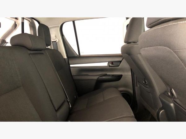 2025-Toyota-Hilux-24-GD-6-Raider-4x4-Auto-Double-Cab image:13