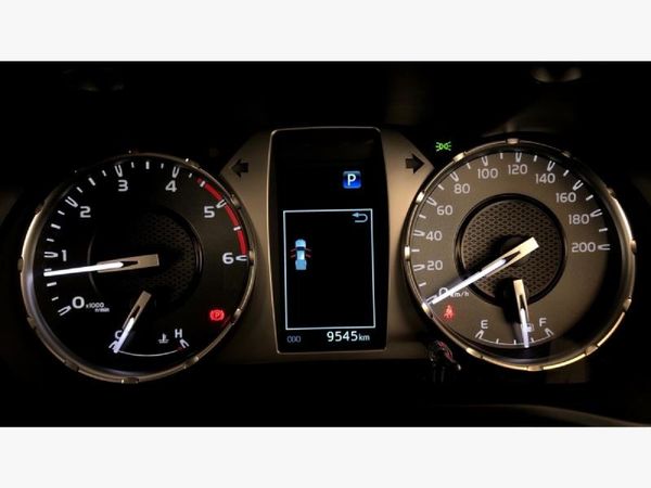 2025-Toyota-Hilux-24-GD-6-Raider-4x4-Auto-Double-Cab image:16