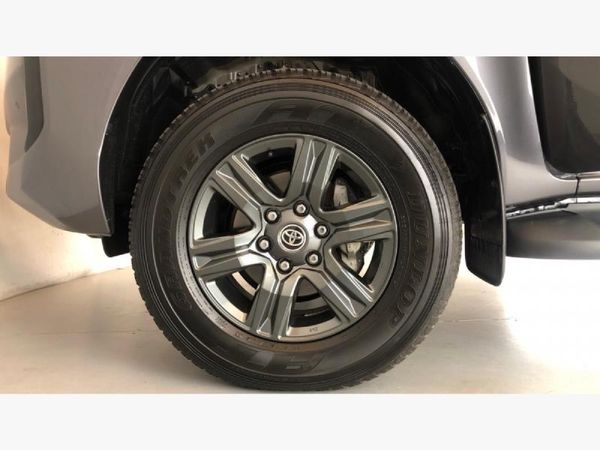2025-Toyota-Hilux-24-GD-6-Raider-4x4-Auto-Double-Cab image:27