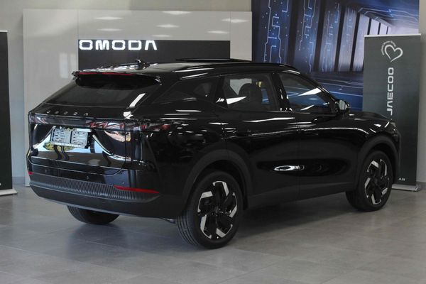 2026-Omoda-C7-16T-Luxury image:1