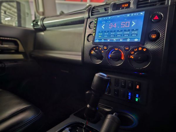 2013-Toyota-FJ-Cruiser-40-V6 image:9