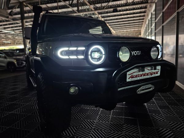 2013-Toyota-FJ-Cruiser-40-V6 image:12