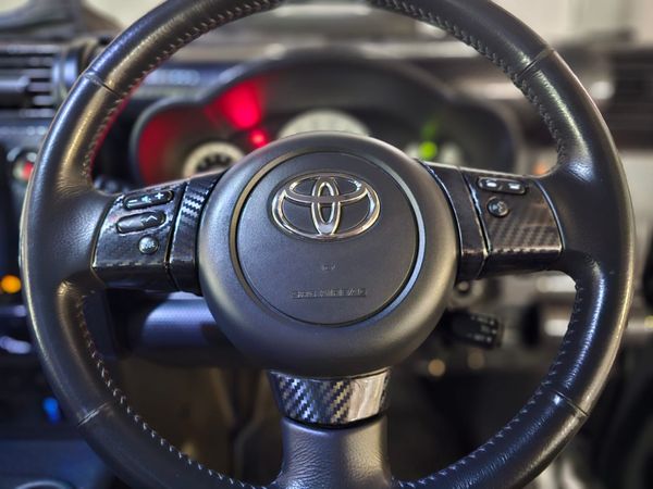 2013-Toyota-FJ-Cruiser-40-V6 image:7