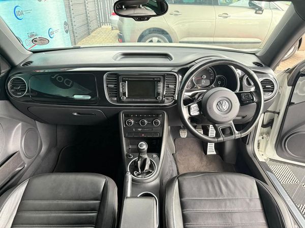 2013-Volkswagen-Beetle-14-TSI-Sport image:12