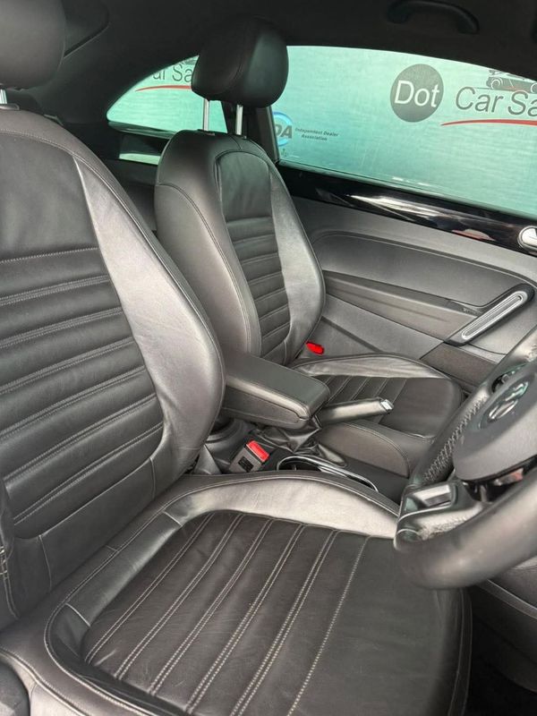 2013-Volkswagen-Beetle-14-TSI-Sport image:13