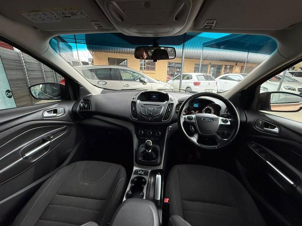 2013-Ford-Kuga-16-EcoBoost-Ambiente image:11