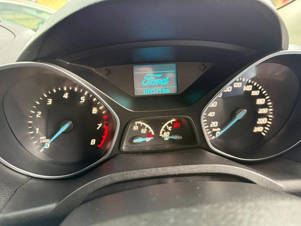 2013-Ford-Kuga-16-EcoBoost-Ambiente image:12