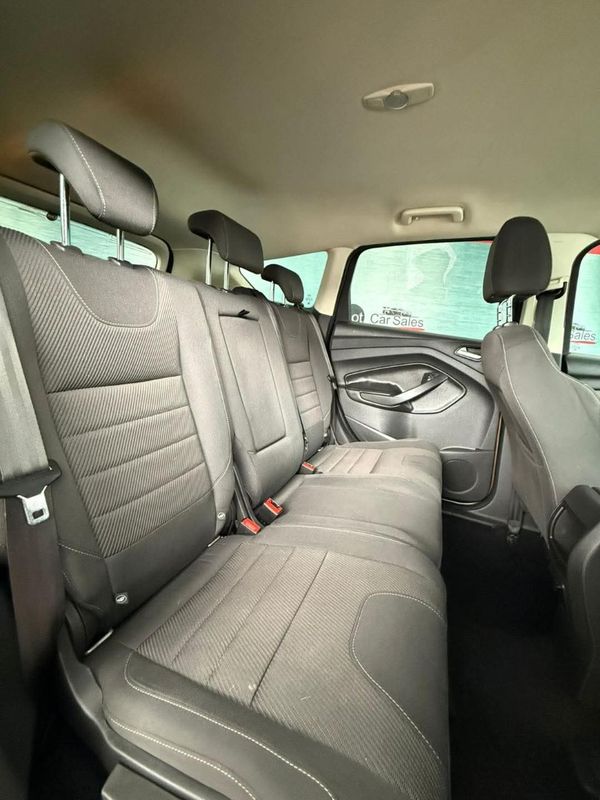 2013-Ford-Kuga-16-EcoBoost-Ambiente image:15