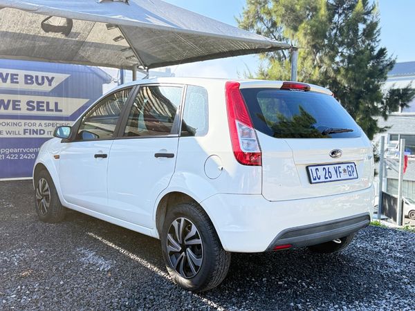 2015-Ford-Figo-14-Ambiente image:1